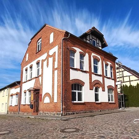 Triskele Haus - Oekologisches Gaestehaus Der Heilstaette Strelitz Neustrelitz Bagian luar foto