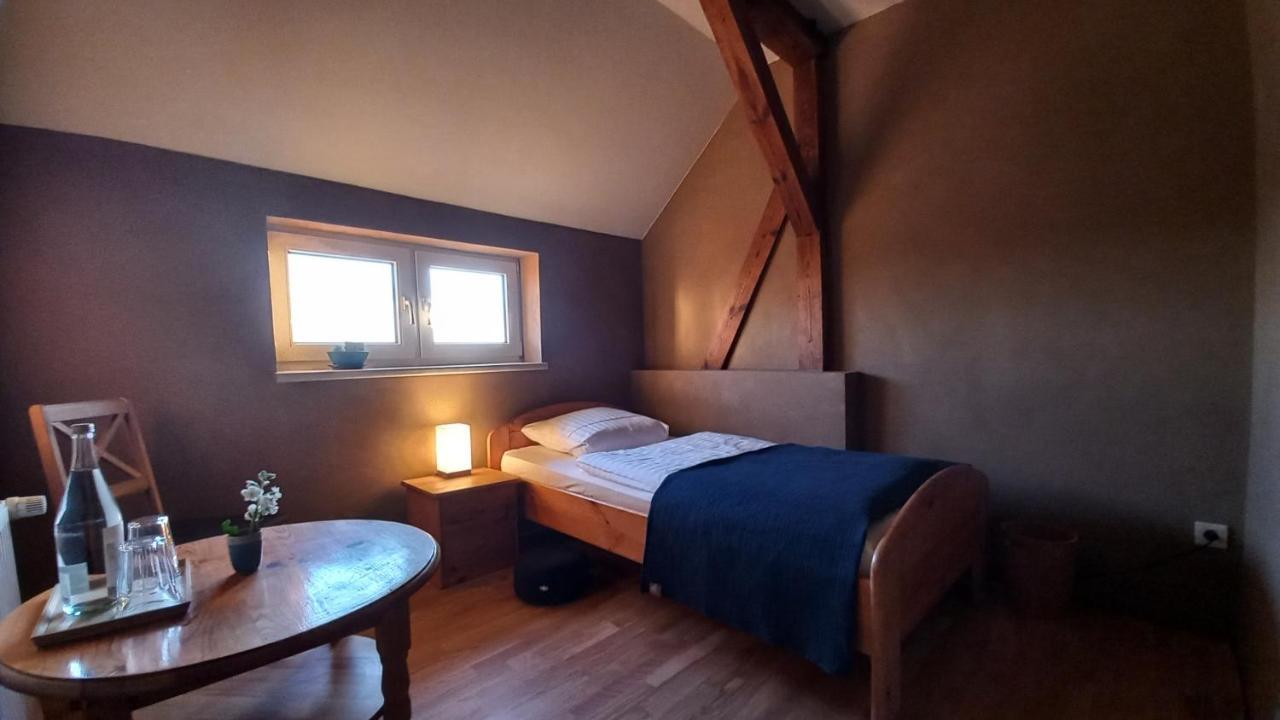 Triskele Haus - Oekologisches Gaestehaus Der Heilstaette Strelitz Neustrelitz Bagian luar foto