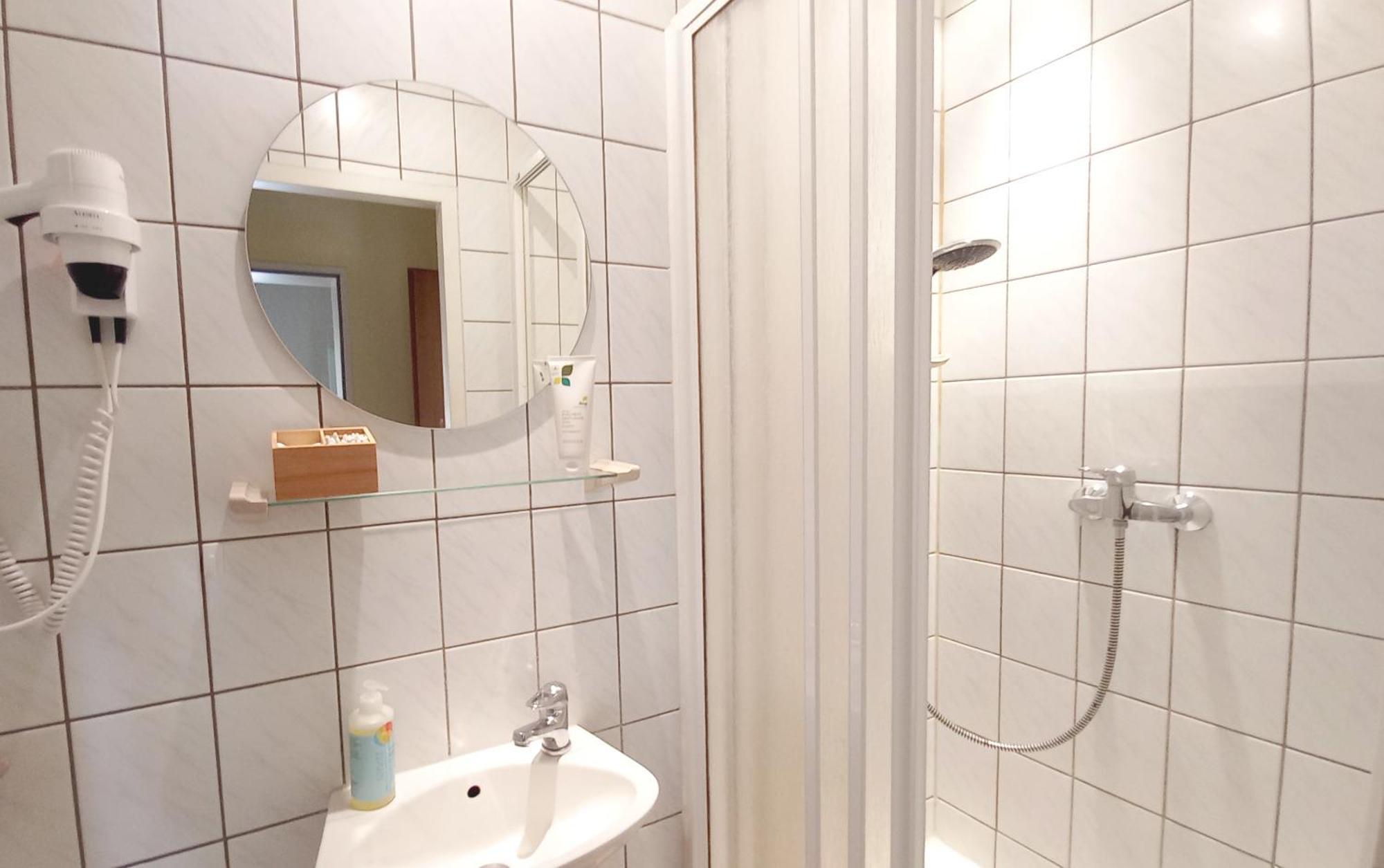 Triskele Haus - Oekologisches Gaestehaus Der Heilstaette Strelitz Neustrelitz Ruang foto