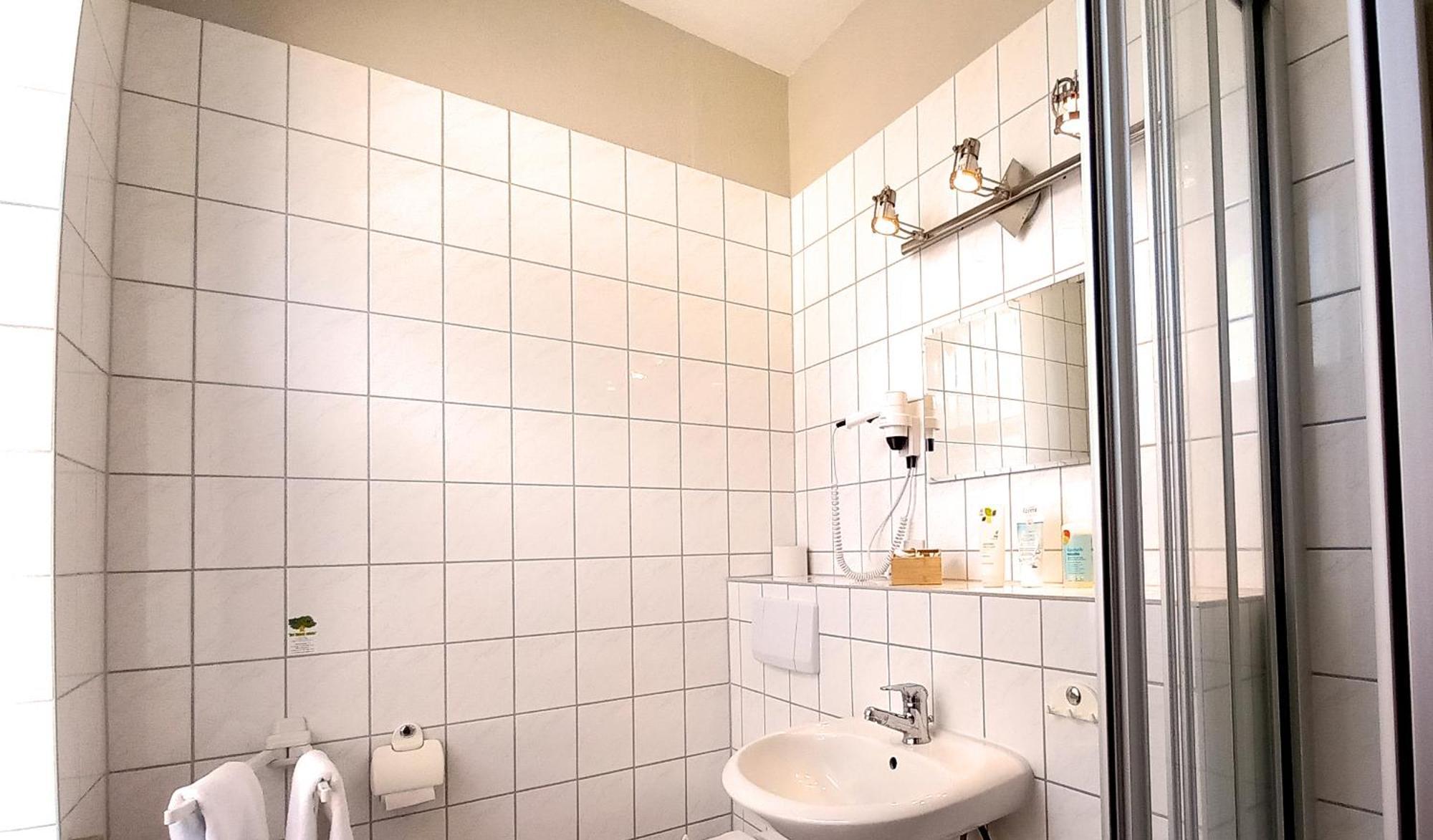 Triskele Haus - Oekologisches Gaestehaus Der Heilstaette Strelitz Neustrelitz Ruang foto