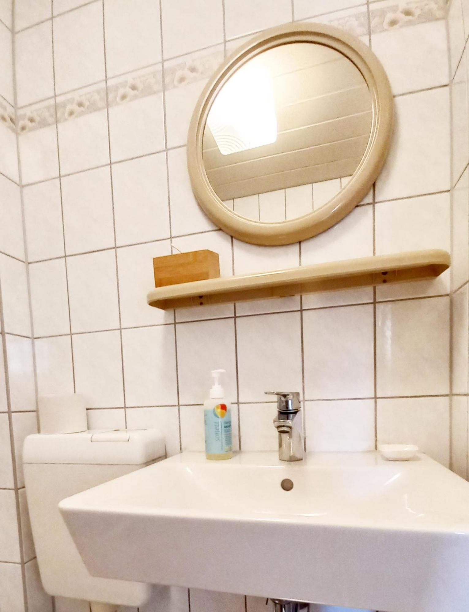 Triskele Haus - Oekologisches Gaestehaus Der Heilstaette Strelitz Neustrelitz Ruang foto